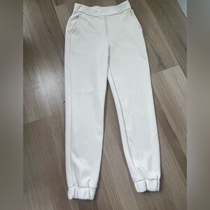 Lululemon - soft streme cream joggers